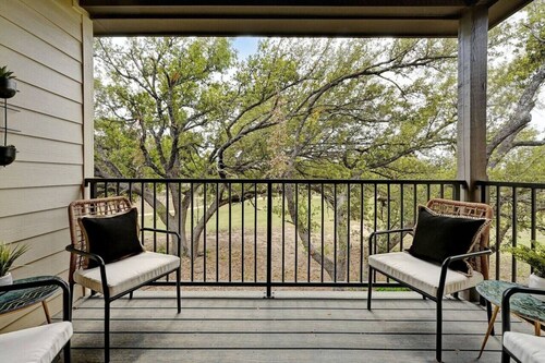 `Hogan Hideaway` Lake, Pool, Golf course, Gym!