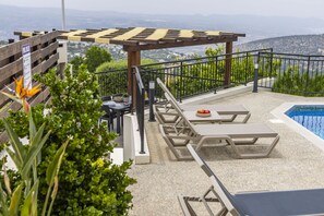 Outdoor dining - Villa Melisos: Holiday Villa To Rent, Pool, Views, WiFi, A/C, sleeps 8 (Meladeia)