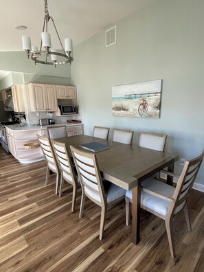 Dining - Unbeatable location - 4 houses to beach, 5BR, 3BA, walkability!  (Brigantine)