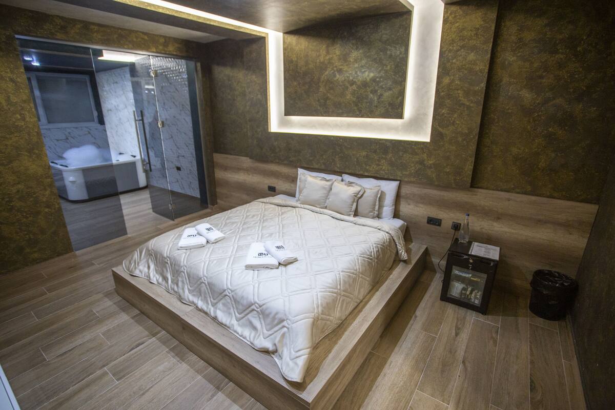 Luxury Double Room | Minibar, WiFi (free)
