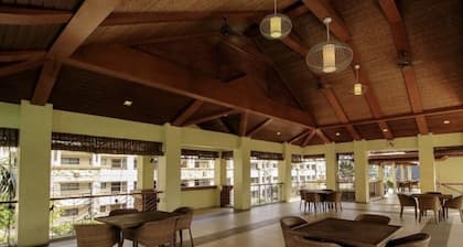 Lovely Brand New 2 bedroom condo - FREE 1 Parking