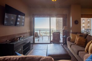 Een smart-tv en een dvd-speler