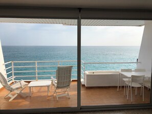 Outdoor dining - Amazing sea view near Barcelona (Sant Pol de Mar)