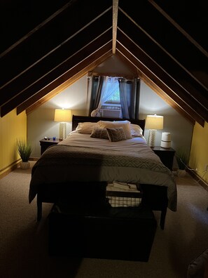 5 bedrooms, iron/ironing board, free WiFi, bed sheets