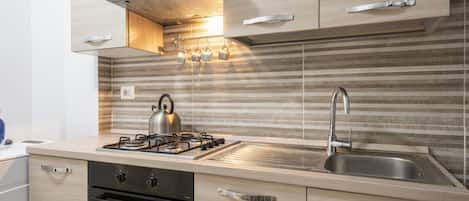 Fridge, microwave, oven, stovetop