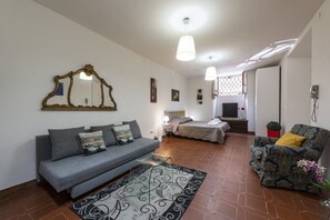 1 chambre, fer et planche à repasser, Wi-Fi, draps fournis