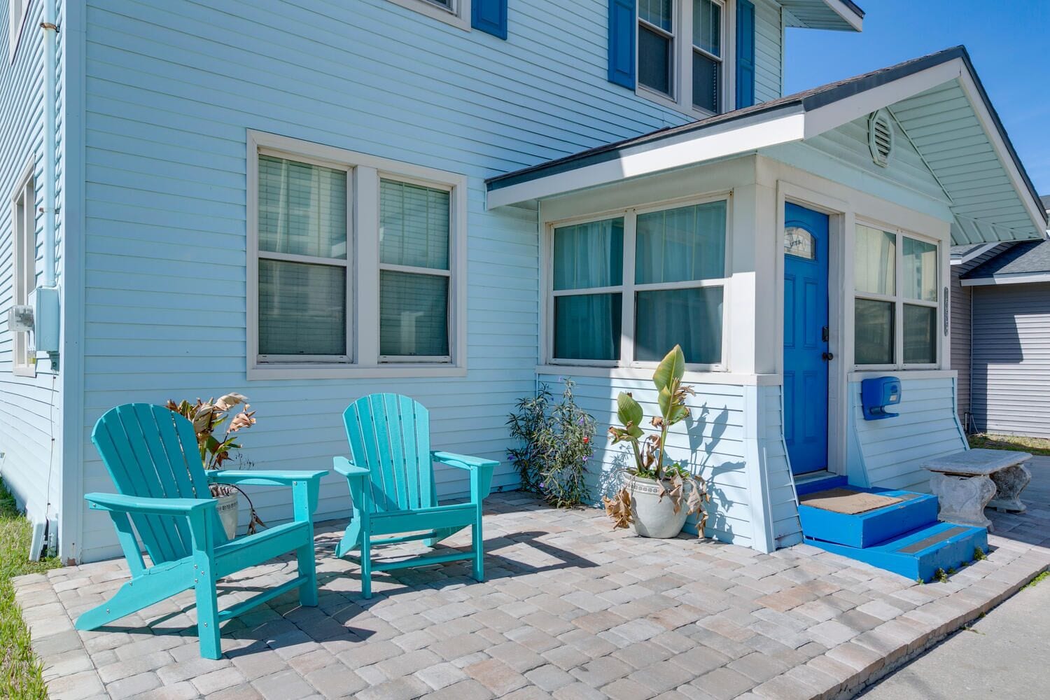 2 story ( 2 entrance ) Cute Beach House