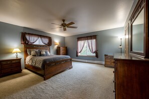 5 camere, una scrivania, ferro/asse da stiro, culla da viaggio