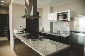 Fridge, microwave, oven, stovetop