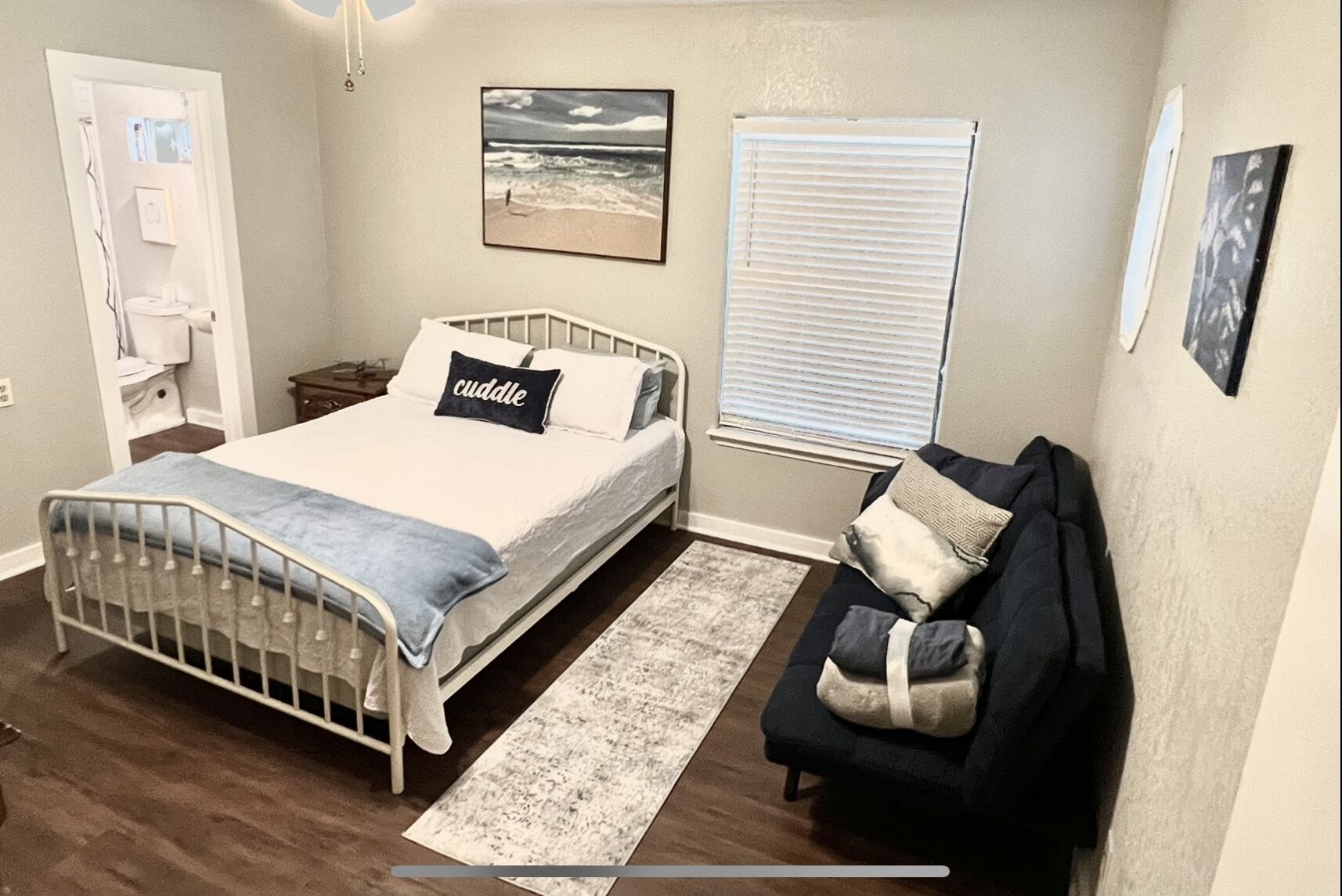 Gated near downtown & short walk to Woodlawn Lake Park.