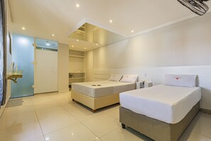 Exclusive Room | Desk, blackout curtains, bed sheets - Hotel Monte Palma (São Paulo)