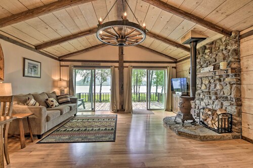 Cozy Lake Champlain Cottage w/ Beautiful View
