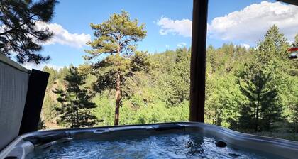 Secluded Guest Suite Covered Hot Tub, Private Drive, Mountain Valley Views