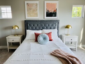 3 bedrooms, desk, iron/ironing board, travel crib