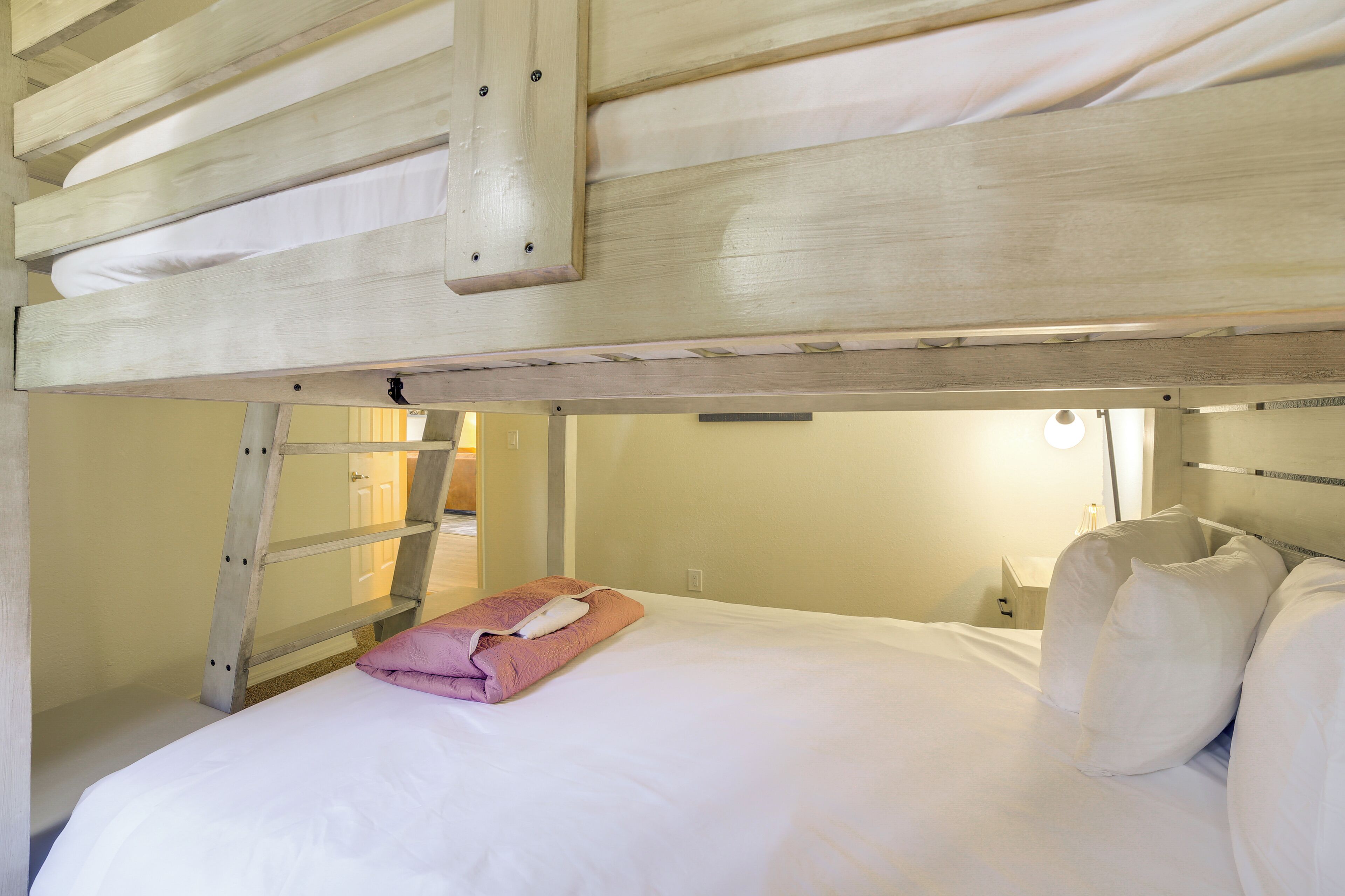 2 bedrooms, iron/ironing board, travel crib, internet