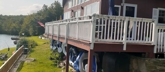 Year Round Waterfront Lake Cottage 