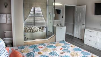 2 bedrooms, in-room safe, iron/ironing board, travel cot