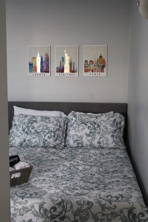 3 chambres, fer et planche à repasser, Wi-Fi gratuit, draps fournis