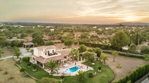 Exterior - VILLA SUN CLUB HOME - Fantastic villa with private pool, jacuzzi and free WiFi. (Llucmajor)
