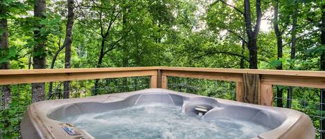 Outdoor spa tub