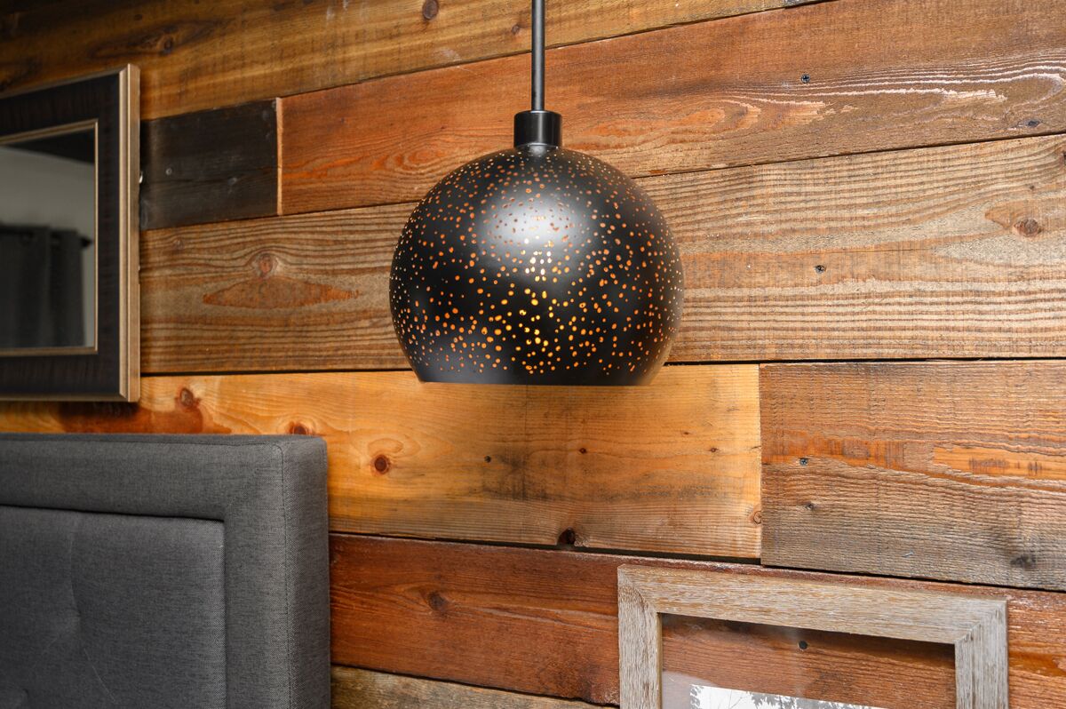 room 9 - king room | 1 bedroom, individually decorated, individually furnished