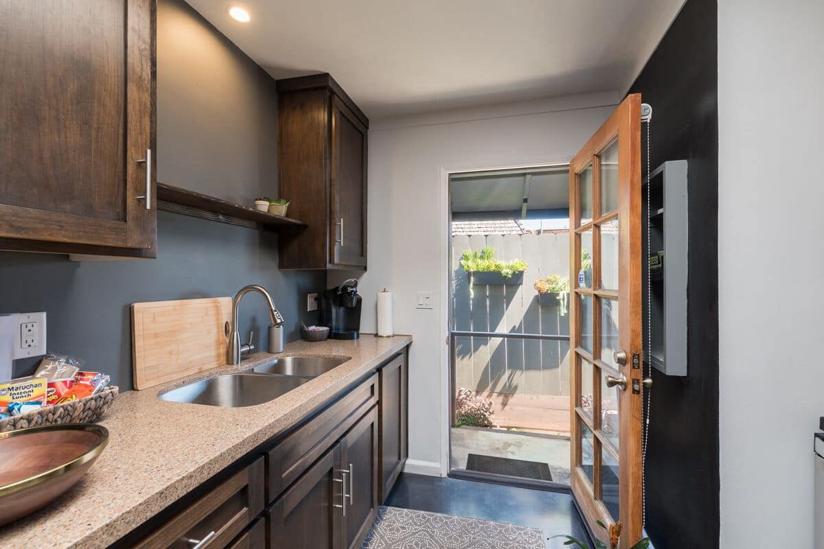 room 11 - king one bedroom suite | private kitchen | mini-fridge, microwave, coffee/tea maker