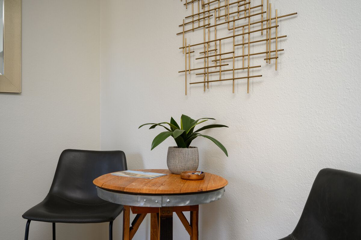 room 2 - king room | 1 bedroom, individually decorated, individually furnished