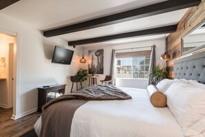 Rum | Individuell inredning, unika möbler och strykjärn/strykbräda