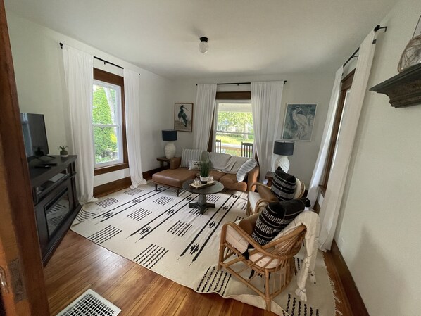 Unclassified image, 1 of 20, button - 1904 Folk Victorian -- walk to the Jet Express! Sleeps 8 (Port Clinton)