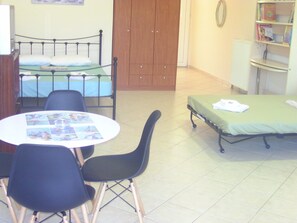 1 bedroom, WiFi, bed sheets