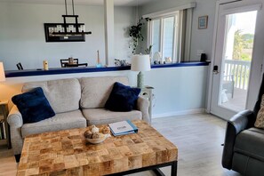 Smart-TV, Videospiele, DVD-Player, Bücher
