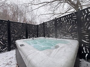 Tina de hidromasaje al aire libre