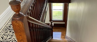 Spacious 5 bdrm Retreat Steps to Lake Ontario & Fair Haven State Park Sleeps 10!