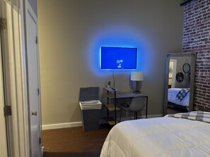 1 habitación, escritorio, tabla de planchar con plancha y wifi gratis 