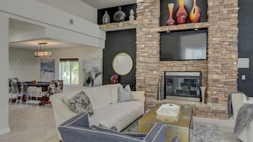 Smart TV, fireplace