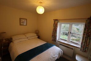 3 chambres, fer et planche à repasser, Wi-Fi gratuit, draps fournis