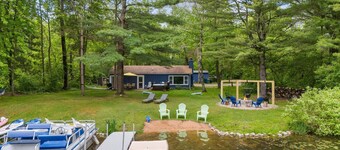 Relax Lakefront: Hot Tub, Sauna & Pontoon Fun