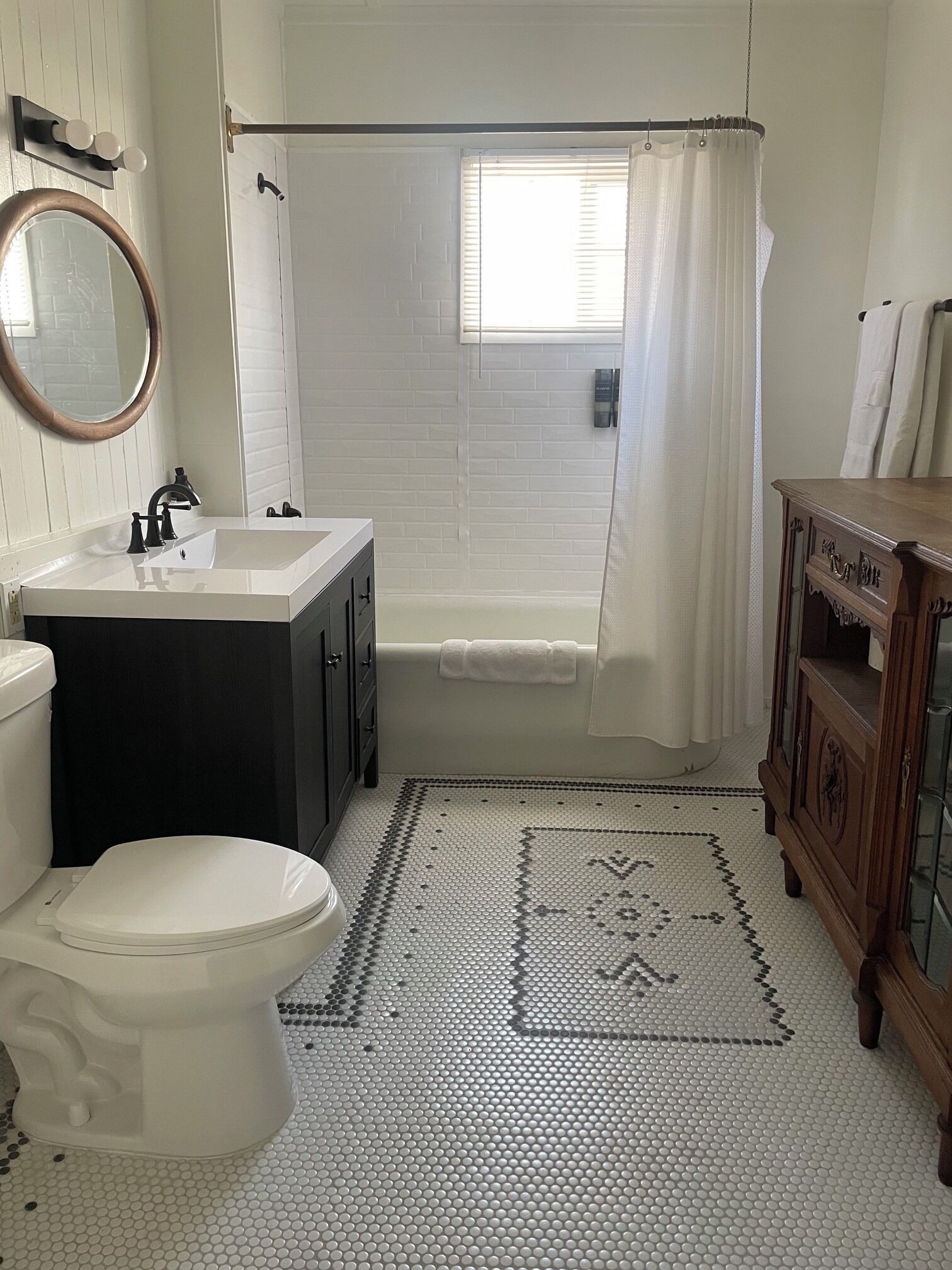 Beverly Jeans Boudoir | Bathroom | Designer toiletries, hair dryer, towels