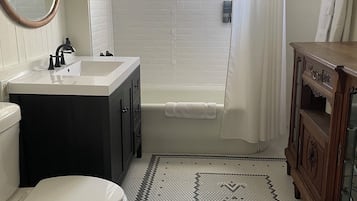 Beverly Jeans Boudoir | Bathroom | Designer toiletries, hair dryer, towels
