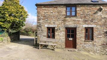 Cottage | Front of property