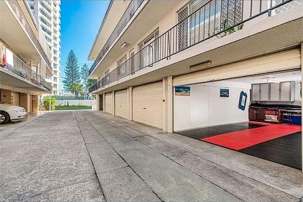 Cosy rainbow bay unit 100m from the beach — image 11