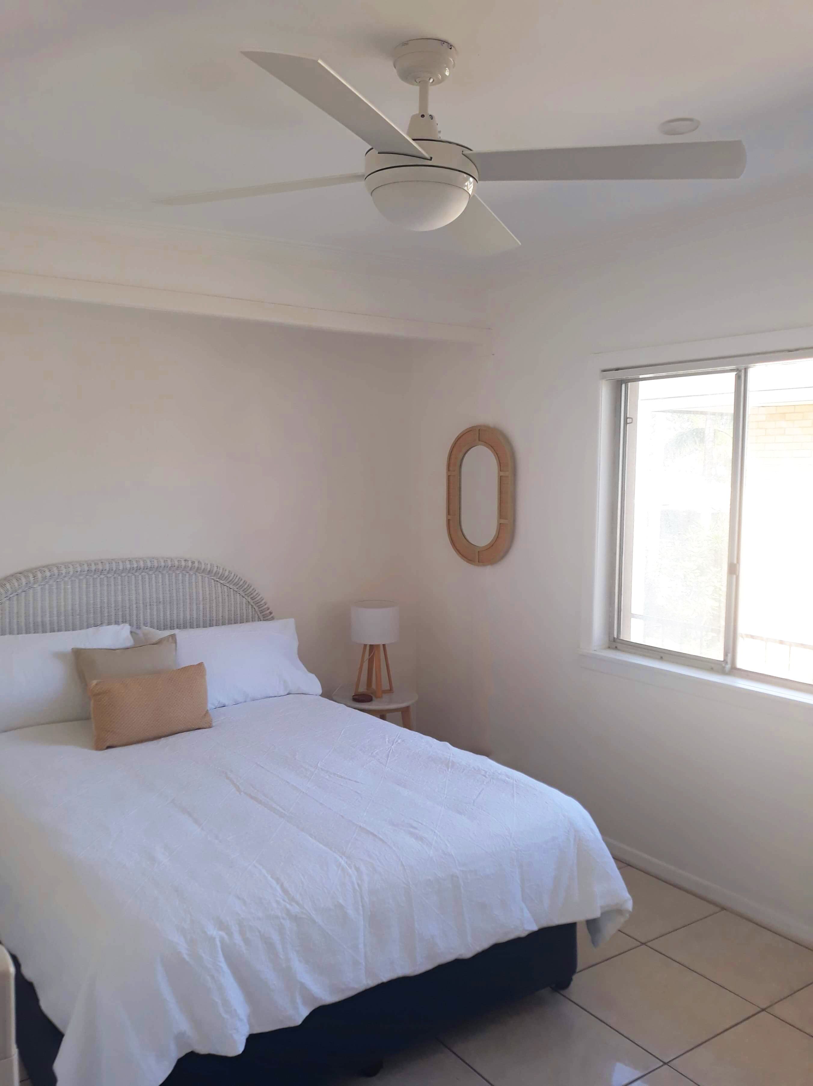 Cosy rainbow bay unit 100m from the beach — image 8