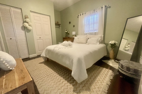 Comfortable Queen bed