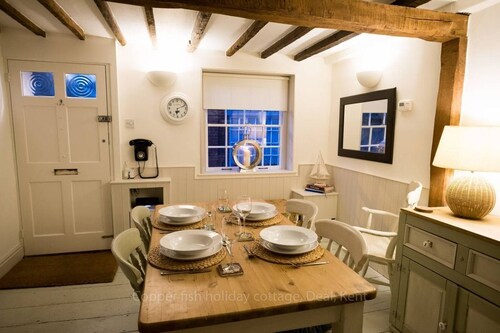 Delightful, listed former fisherman's cottage in the heart of Deal