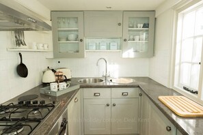 Refrigerador, microondas, horno, lavavajillas