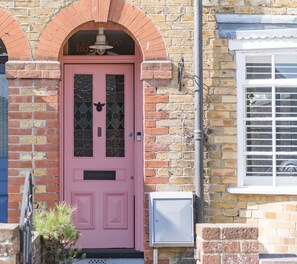 Exterior detail - Fabulous holiday home, close to Whitstable beach and the local attractions (Whitstable)