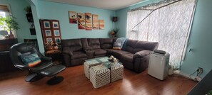 تلفزيون ذكي، مدفأة، ألعاب فيديو، مشغل دي في دي