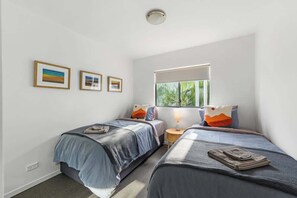 2 chambres, fer et planche à repasser, lit parapluie, Wi-Fi gratuit