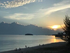 Beach nearby - Beachfront Seaview Paradise Lagoon Apartment Port Dickson PD (Port Dickson)