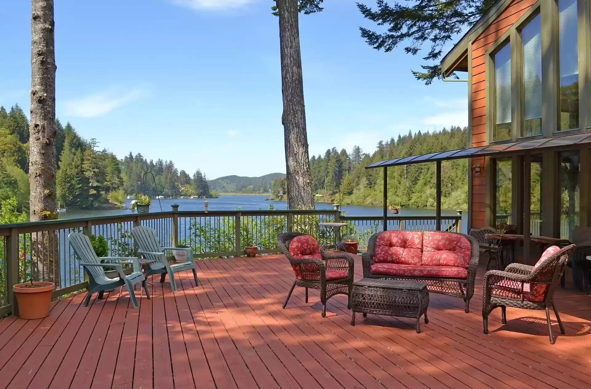 Majestic Lakefront Retreat | Views Dock Boathouse BBQ Sauna Road&Boat Access